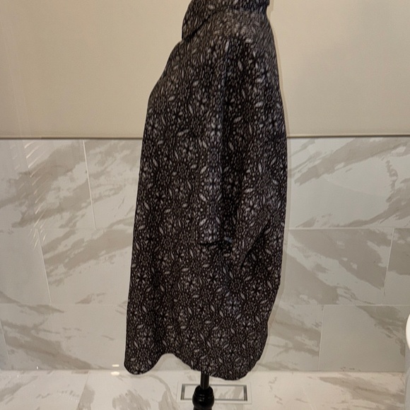 Tommy Bahama Black and Gray Patterned Shirt - Picture 4 of 9